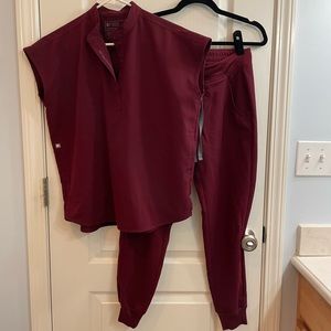 FIGS scrubs X-Small Rafeala top/ Xs-petite Zamora joggers